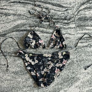 Alice top and Cheryl bottoms